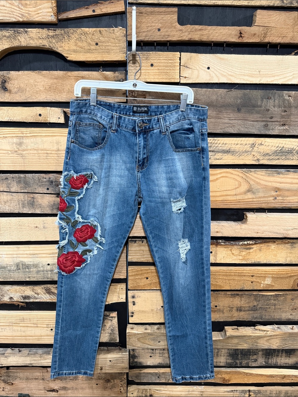 Black Premium Boho‎ Rose Embroidered Distressed Jeans Size 34